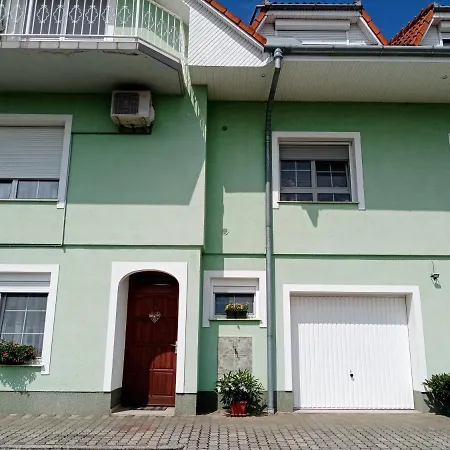 Apartment Magnolia Apartman