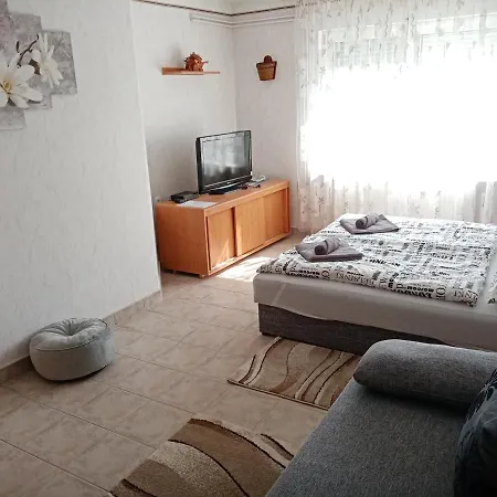 Magnolia Apartman * Zalakaros